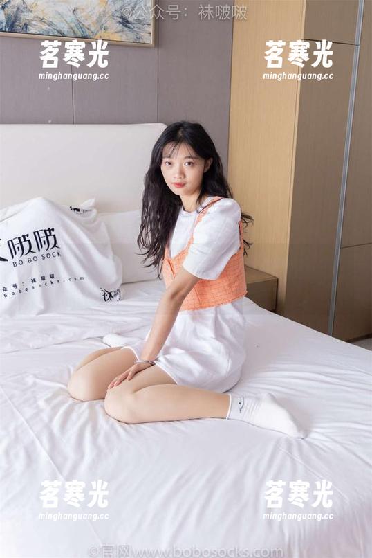 BoBoSocks袜啵啵-糯米 BoBoSocks袜啵啵 - 糯米这套肉丝图集没收钱,脚尖微加固又不想让我心动?