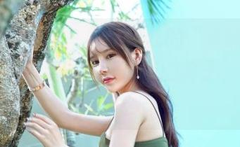 Feilin嗲囡囡 - 娜依灵儿的“清纯”写真，原图中的她跟我刚起床的样子，当然，没她那么美。