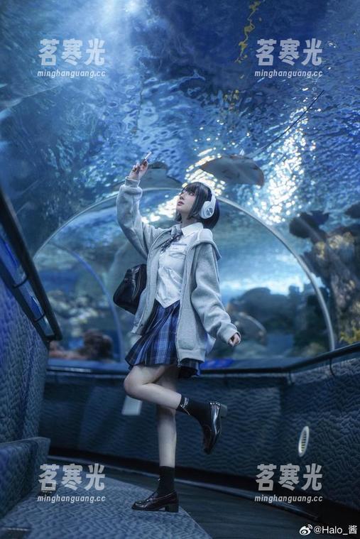 Halo_酱 Halo_酱怎么就能把毛衣拍得这么舒服,私房风格里的原图绝了!