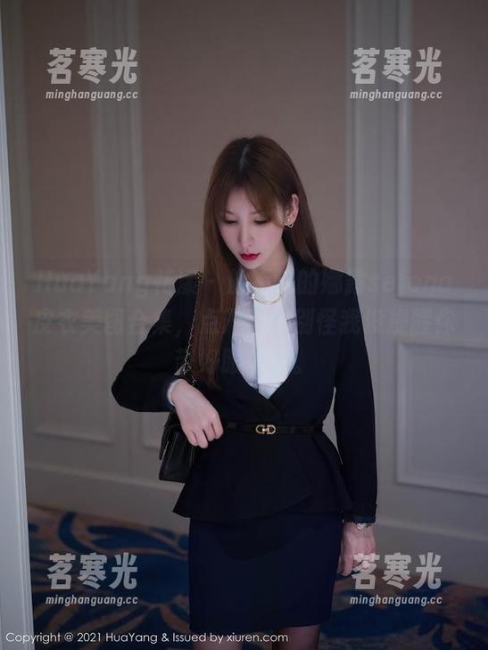 HuaYang花漾 - 躲不过的娜露selena皮衣美图合集，点开你就别怪我没提醒你带好眼药水。