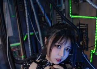 趁着傍晚，KANEKO_咔喵泳装私拍图包来啦！看个热闹就好