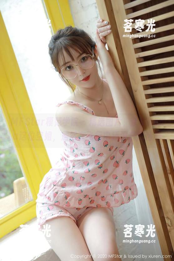 MFStar模范学院-奈美nana MFStar模范学院 - 精选图片,奈美nana这位空姐,居然在飞行中还没忘记选美