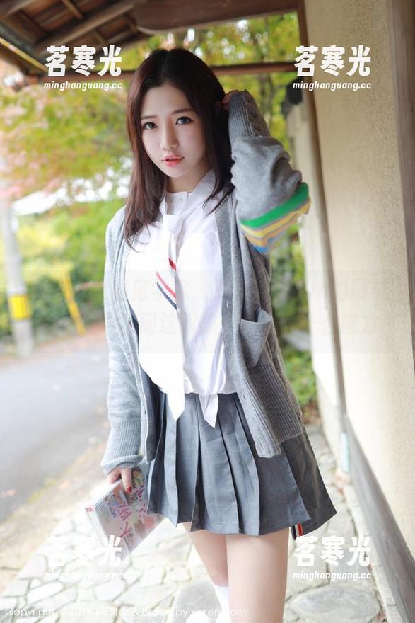 MFStar模范学院-艾莉Evelyn MFStar模范学院 - 艾莉Evelyn的网袜合集,真想问这双袜子到底有什么魔力