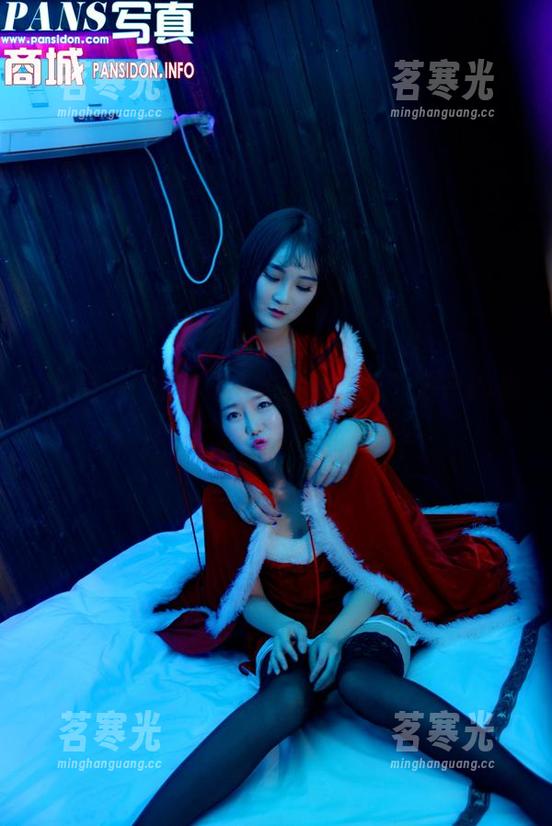PANS-曲奇 PANS - 曲奇之皮衣高清走光,分享的是一个迷人的极简风。