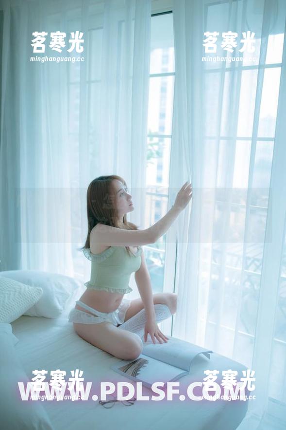 PDL潘多拉-杨晨晨sugar PDL潘多拉 - 怎么可能,杨晨晨sugar女友的这张原图让我想多了