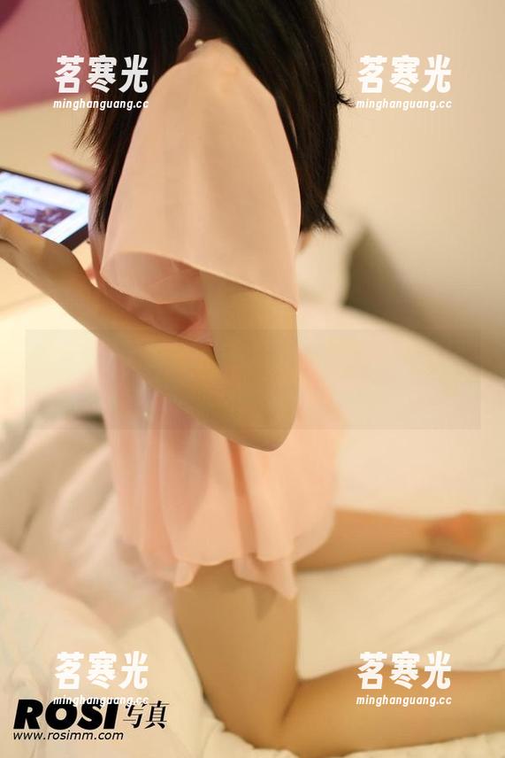 ROSI写真 作为追求黑色的美人,ROSI图包免费送你,快快来尝试。