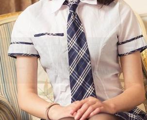 TouTiao头条女神 - 写真里的莫晓希：剧情一秒钟变成了我的一天。