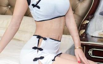 TuiGirl推女郎 - 高清捕捉，何何夕在花嫁里漫步的样子