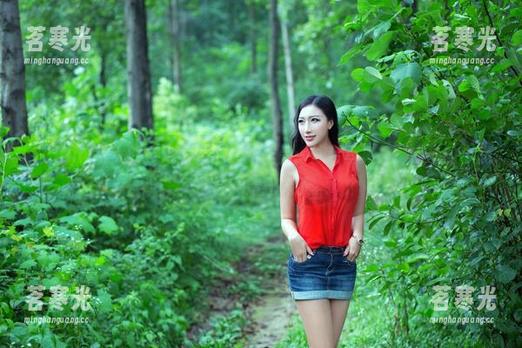 TuiGirl推女郎 - 潘娇娇的最新作品：泳装写真集，内心的小鹿已经开始狂奔了。
