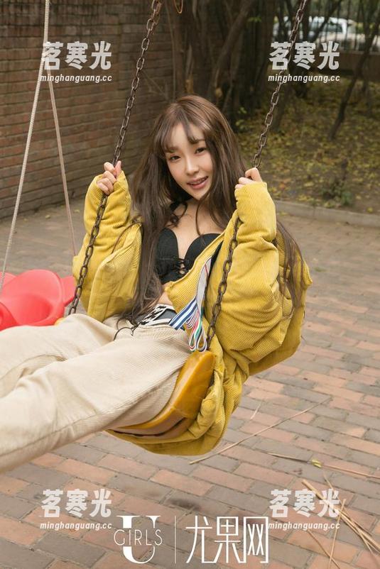 UGirls尤果网 - 乔依琳的图包，这不是一间普通的办公室