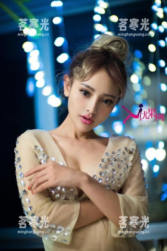 UGirls尤果网-信悦儿 UGirls尤果网 - 夏天的写照?信悦儿的写真,算是给你送了个冰块。