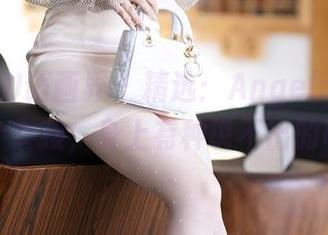 XIAOYU语画界 - 精选：Angela小热巴那个女孩，身上有种说不出的吸引