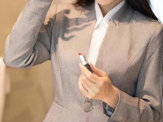 Xiuren秀人网 - 红裙子走一圈，沫晓伊baby的资源让人想要二刷