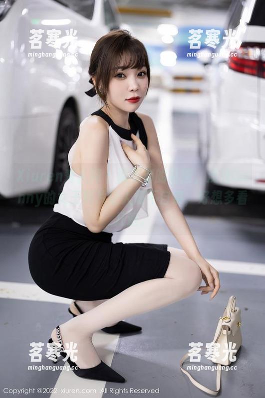 Xiuren秀人网-浅浅Danny Xiuren秀人网 - 说不清的氛围,浅浅Danny的女王照片让人情不自禁,好想多看几遍。