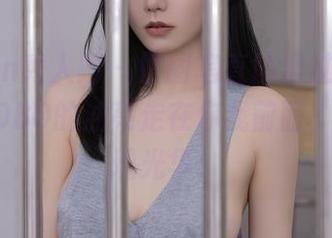 Xiuren秀人网 - 原图笔直地滑过屏幕，熊吖BOBO的油亮走在你我前面，精选展现光华！
