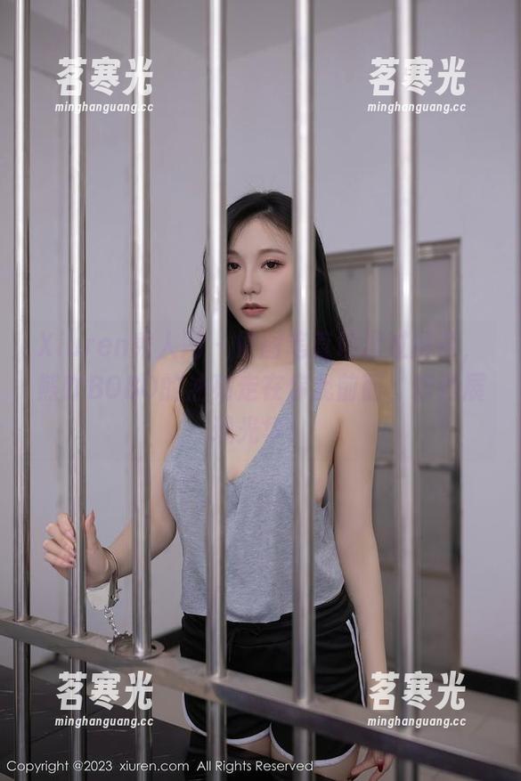 Xiuren秀人网-熊吖BOBO Xiuren秀人网 - 原图笔直地滑过屏幕,熊吖BOBO的油亮走在你我前面,精选展现光华!