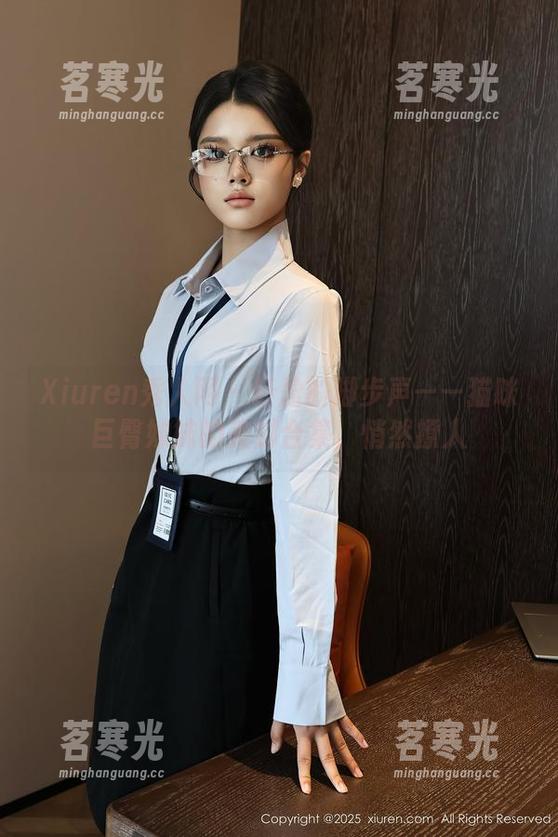 Xiuren秀人网-猫咪巨臀妹妹 Xiuren秀人网 - 轻盈的脚步声——猫咪巨臀妹妹的美脚合集,悄然撩人
