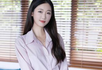 Xiuren秀人网 - 图片是什么？是绯月樱-Cherry的翘臀，无意间就给我加了好几个点数。