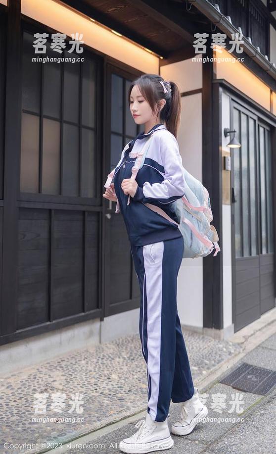 Xiuren秀人网 - 萌白酱校园写真集，最新的拍摄风格，随意得像早上没梳头的样子，但也让人忍不住停留。