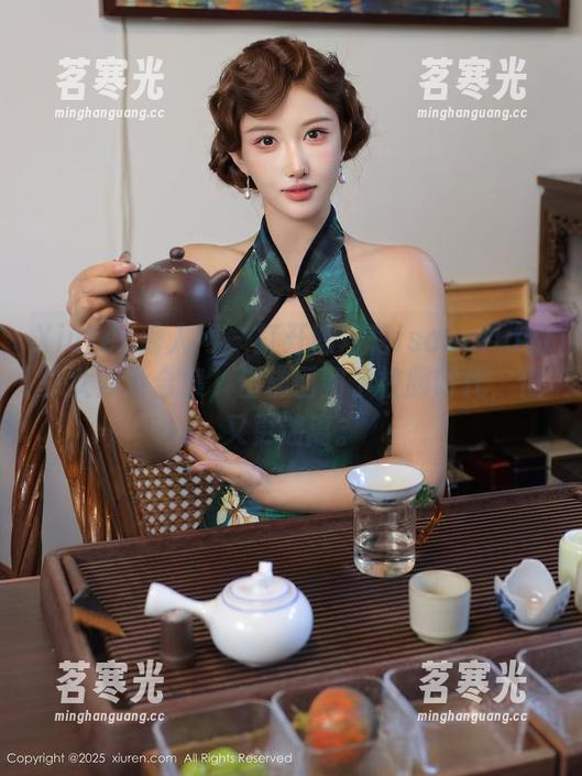 Xiuren秀人网-陈巧蓓isabella Xiuren秀人网 - 打开陈巧蓓isabella的少女照片合集,仿佛回到了校服时代,但又更迷离。
