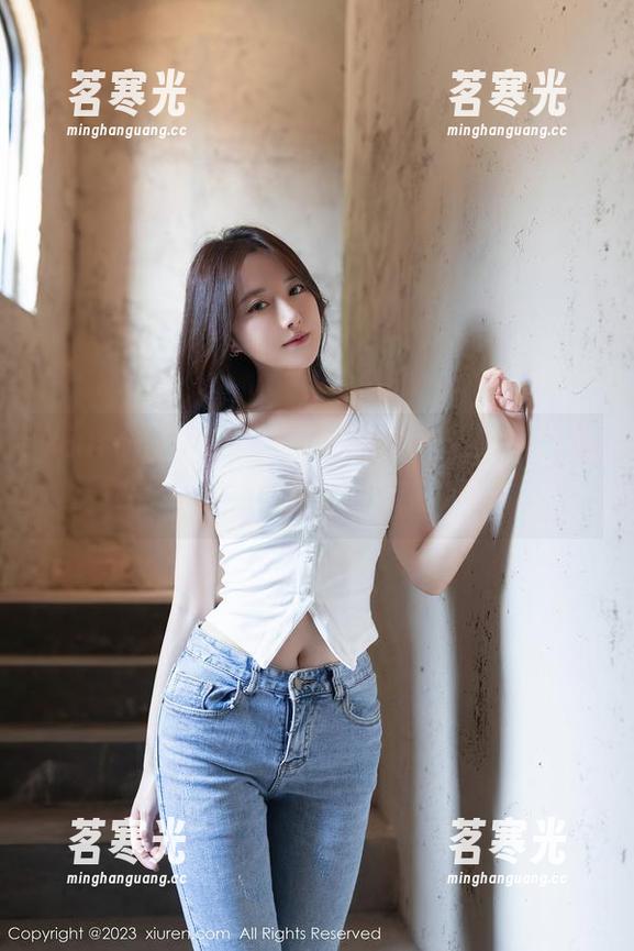 Xiuren秀人网-龙女sunny Xiuren秀人网 - 龙女sunny的短裙图集,也许有些反转的定制趣味