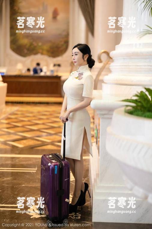 YouMi尤蜜荟 - 疑问，lingyu69的长腿究竟有多长？在高清作品集中，答案揭晓得非常清楚！