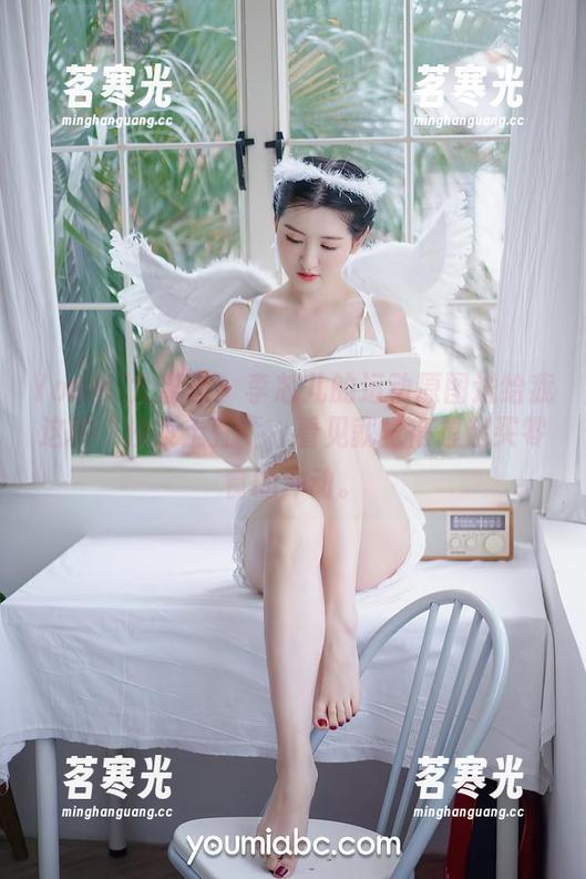 YouMi尤蜜荟-李芯儿 YouMi尤蜜荟 - 李芯儿的运动原图送给我这种“沙发土豆”,看见就觉得想起买零食的冲动。