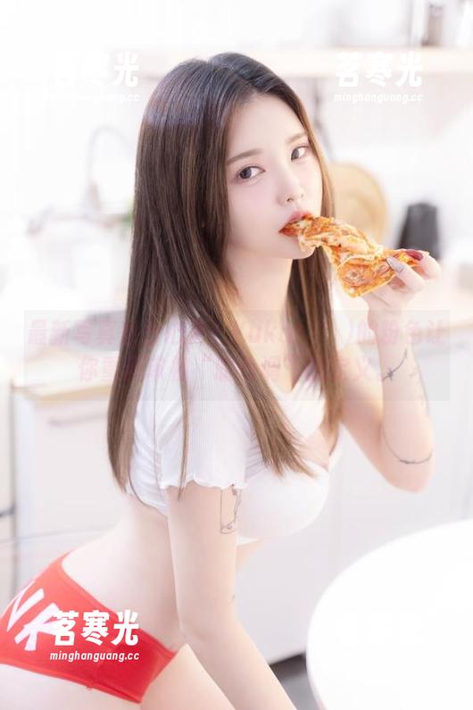 最新写真直击心灵！Yuka(유카)的粉色让你重新审视“暖色调”的定义。