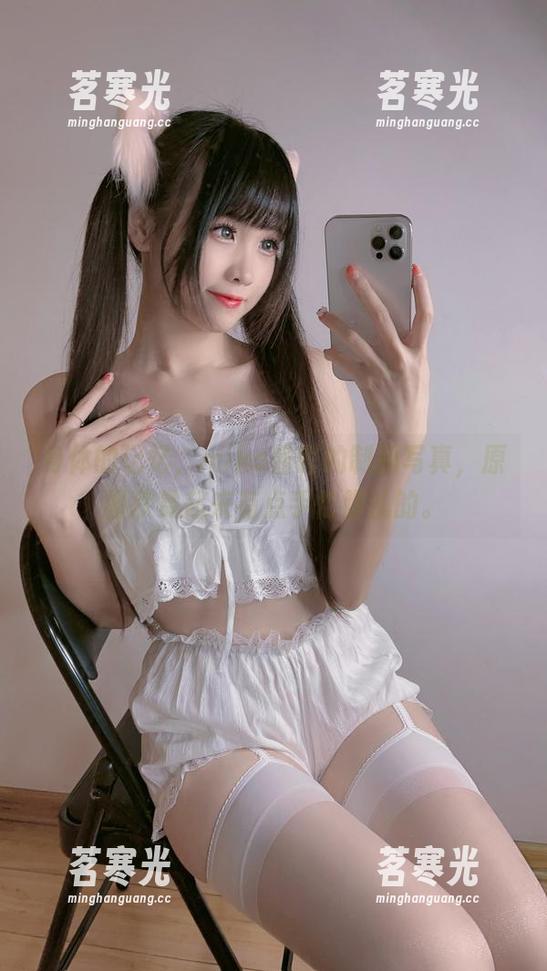 miko酱吖 身体的记忆,miko酱吖的制服写真,原图欣赏起来有点手忙脚乱的。