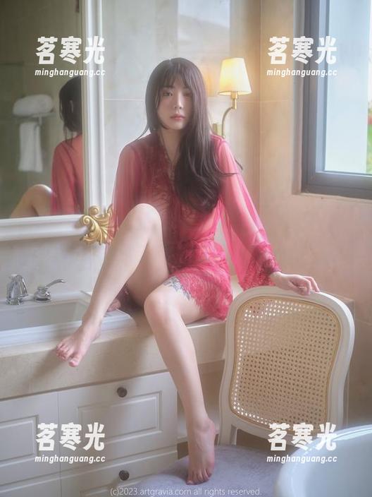 你见过最新的wuyo(우요)图集吗？厨娘不只会做饭，连姿态都让人想停留一会儿。