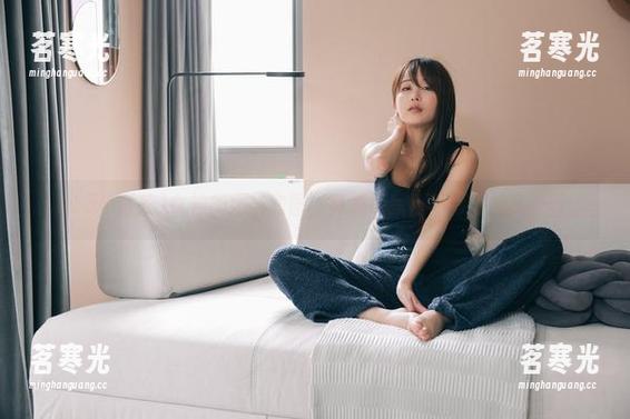 いくみ(育美)女神的网袜套图，真是让我目不暇接的资源呀。