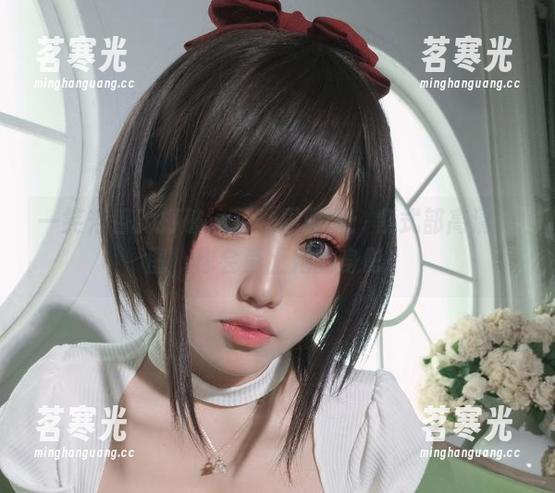 一笑芳香沁打破泳装“界限”：紫式部高清美图，你会爱上她的身影！