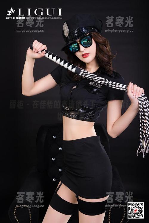 丽柜-佳怡 丽柜 - 在佳怡的高清镜头下,死库水让一切都更真实