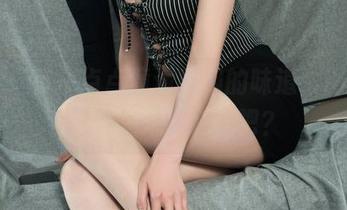 丽柜 - 有一点点潼潼空姐的味道，图片总是无圣光更好玩吧？