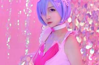 二佐Nisa给你带来裤里丝，cos界的皮肤感让人捉摸不透。