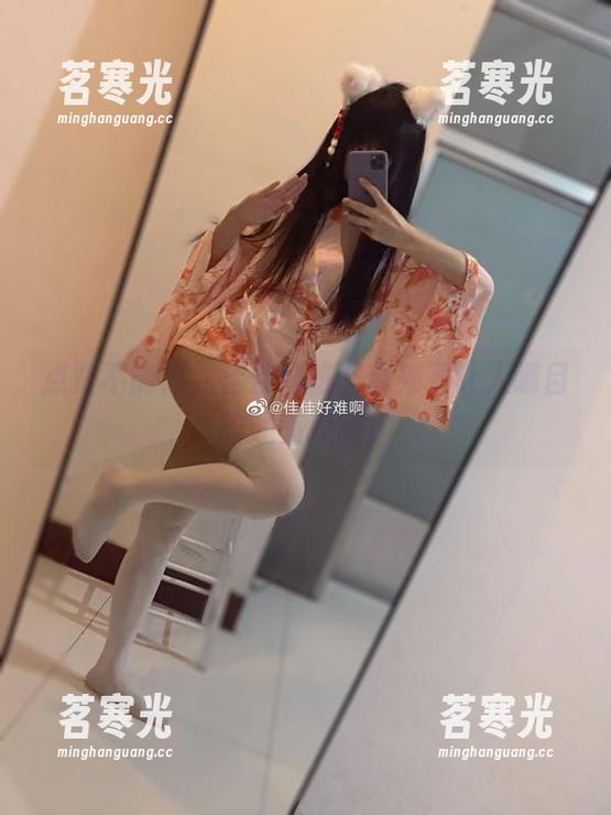 点赞不能停，佳佳好难啊带来了让人瞩目的油亮美图！