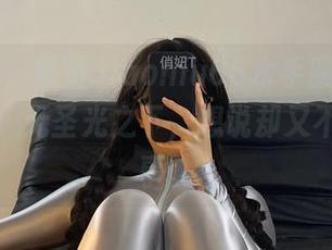 微密圈 - 俏妞qiaoniu66水手服里的那个角度：无圣光之下，想说却又不敢说的事。