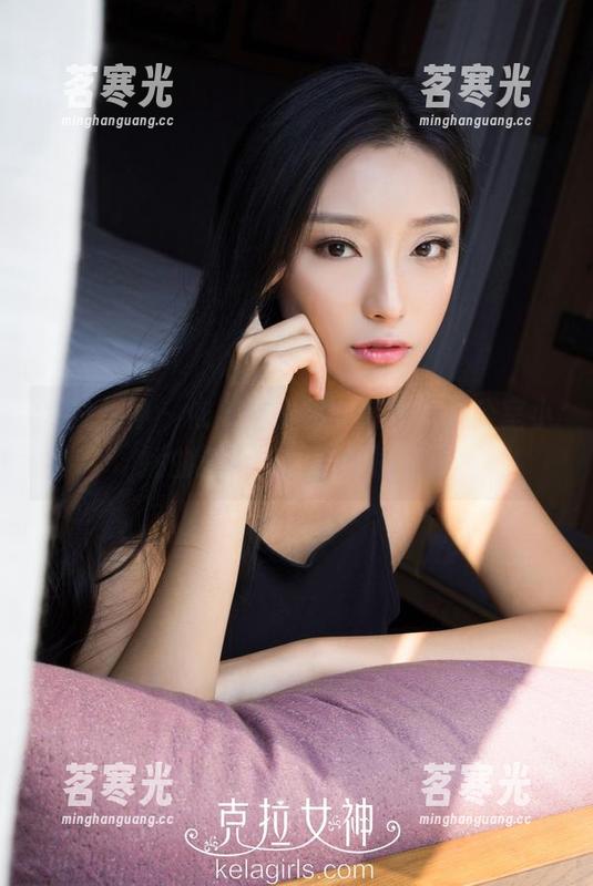 克拉女神-依娜丝 克拉女神 - 依娜丝的秘书套图,办公室小插曲演绎中的妙趣横生。