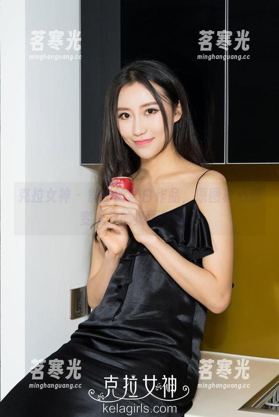克拉女神-舒彤 克拉女神 - 舒彤的黑白作品,原图真心想变成我的桌面壁纸!
