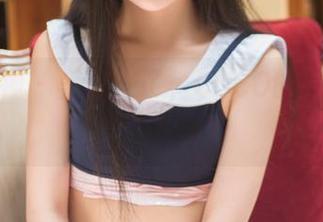 头条女神 - 美脚来了，COCO的写真集你下载了没？