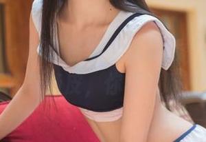 头条女神 - 高清目测，水手服，李丽莎的清冷与俏皮，你喜欢哪种？