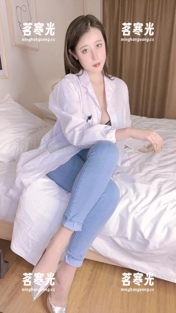 奈汐酱Nice的校园纪实，图片里含着几分古灵精怪？
