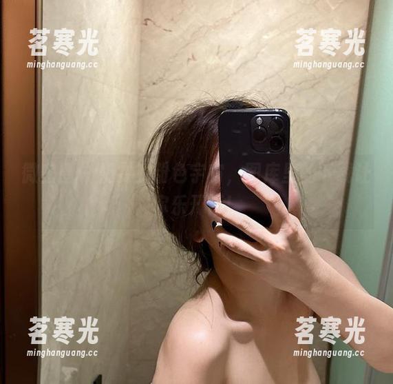 微密圈 - 奶雯的粉色宇宙，图库里的下载让你乐开怀！