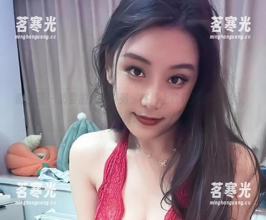 微密圈 - 奶雯的九月系列：在线上收获满满的作品，你来讨论吗？