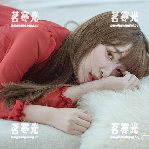 姜仁卿(강인경)的生日cos，一张图片让你回到无忧无虑的童年！