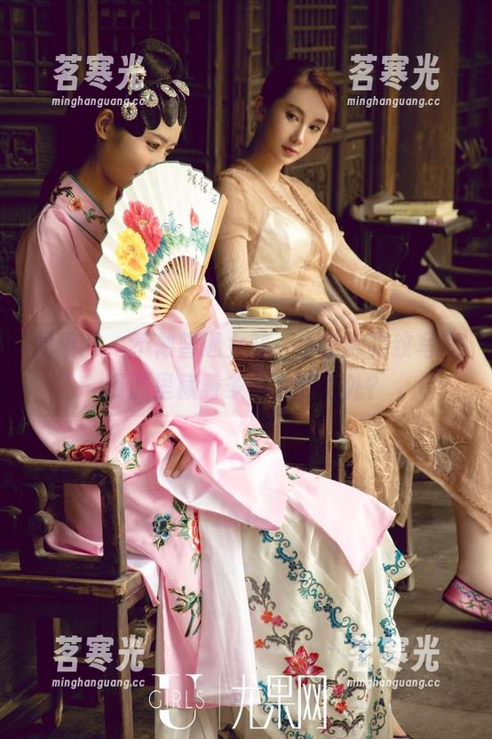 尤果网-小喜 尤果网 - 不做普通女孩,小喜的豹纹写真资源里藏着多少大胆之处?