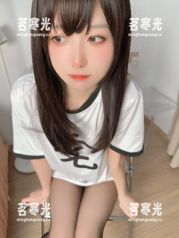 布丁大法 黑色让人窒息?不,它只是在布丁大法的写真里透气!