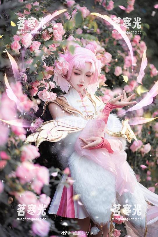 戚顾儿 “戚顾儿,花嫁”原图:看她飘逸的裙摆,真不知美到底能去到哪里。