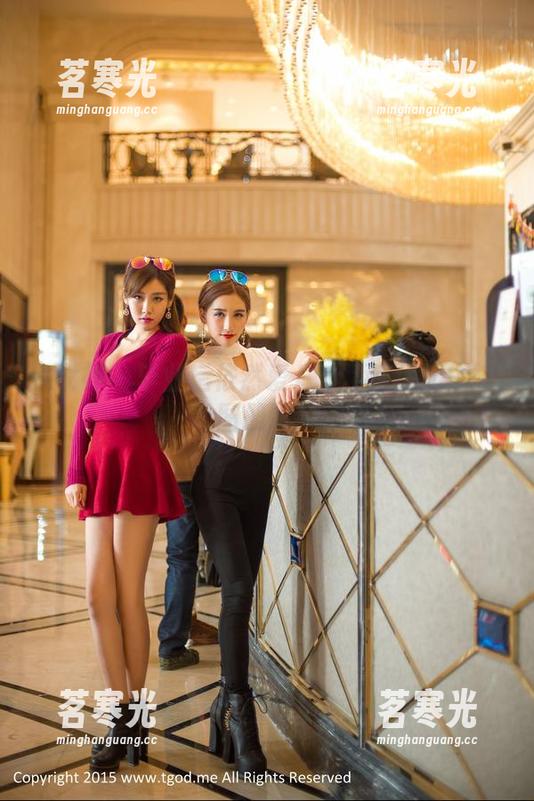 推女神 - 毕业后依然爱JK：翻翻赵伊彤的图册吧！