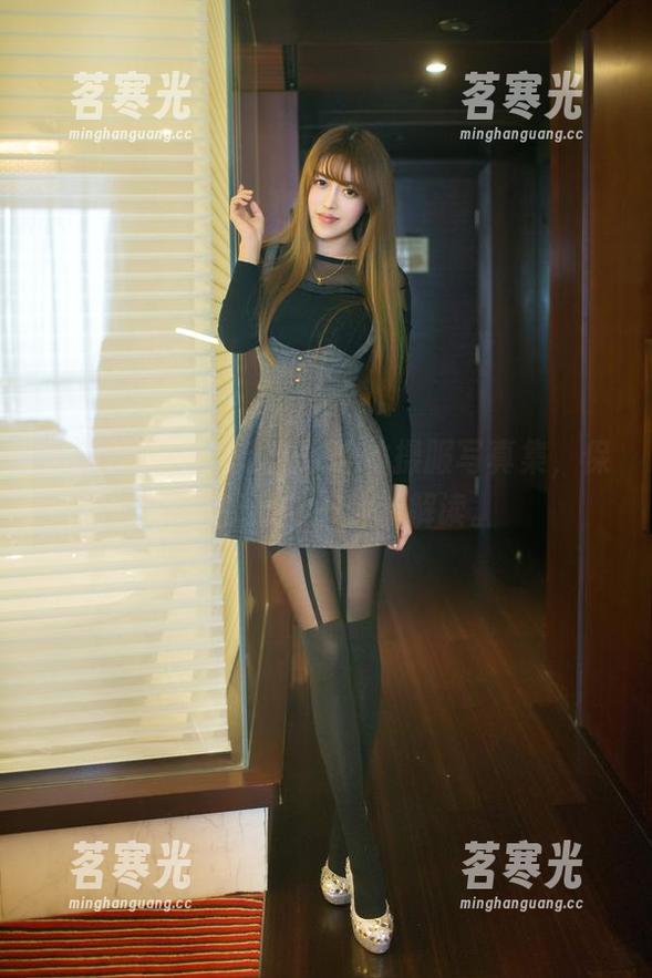 推女郎 - 下载赵惟依的体操服写真集，保持清新感的一种新解读。